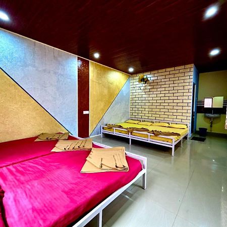 Dandeli Goldfinch Resort Bagian luar foto
